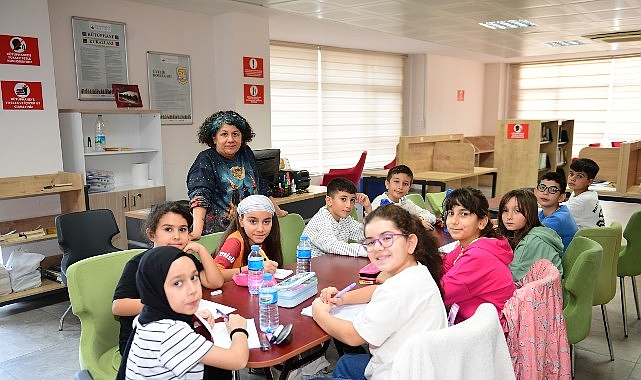 Osmangazi’de Çocuklar Hayallerini Kağıda Döküyor görseli