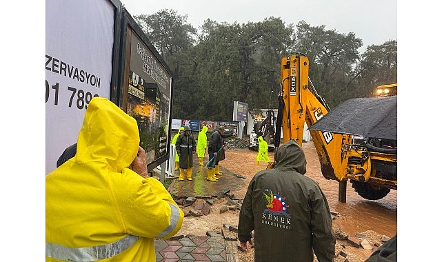 Kemer Belediyesi aralıksız çalışıyor görseli