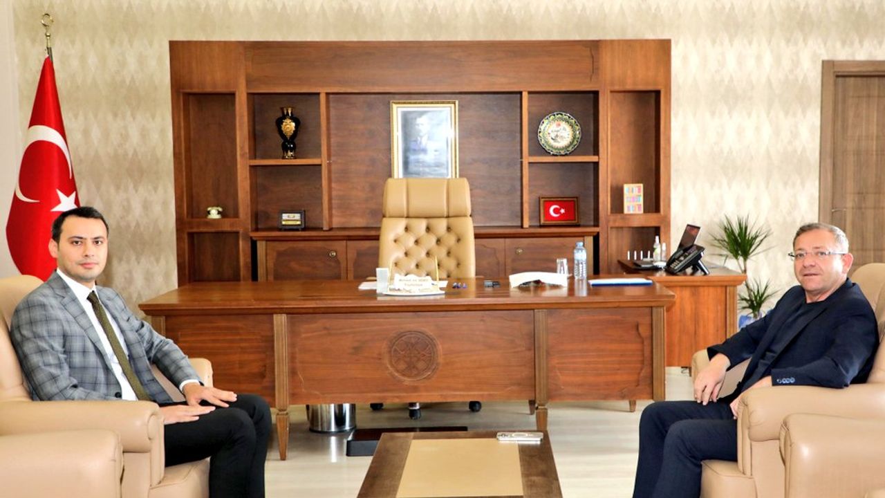 Kars Valisi Ziya Polat’tan Selim Kaymakamı Mehmet Ali Semiz’e hayırlı olsun zqiyareti görseli