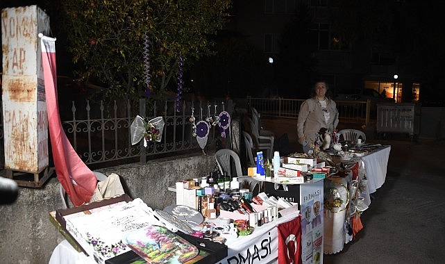 Bu sokakta eğlence ve alışveriş bir arada görseli