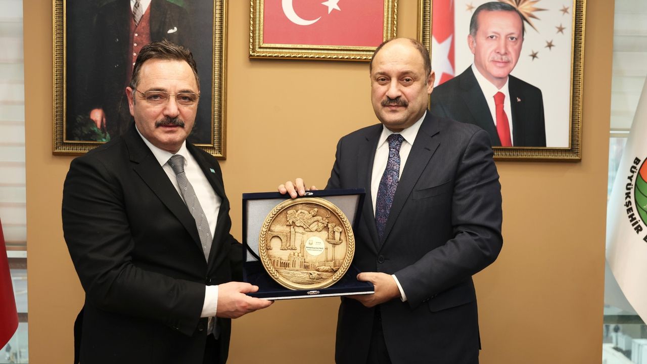 Başkan Gülpınar, TİMBİR heyetini ağırladı görseli