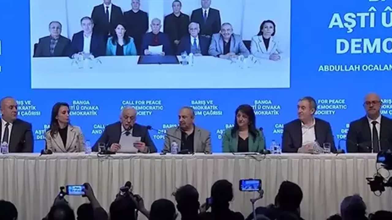 İmralı'dan beklenen çağrı geldi: PKK kendini feshetmeli görseli