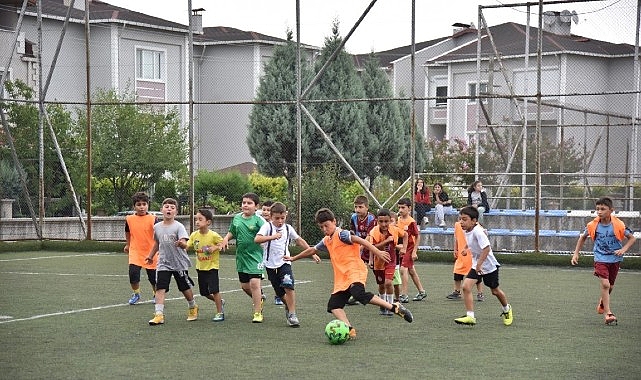 Kartepe Belediyesi Yaz Spor Okulları Yoğun İlgi Gördü görseli