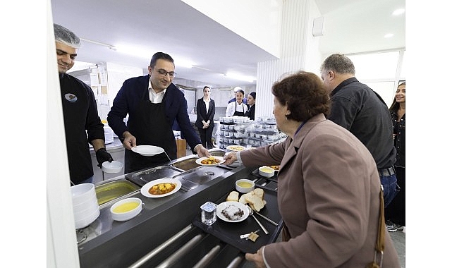 Balçova Belediyesi'nden İhtiyaç Sahiplerine Sıcak Yemek Desteği görseli