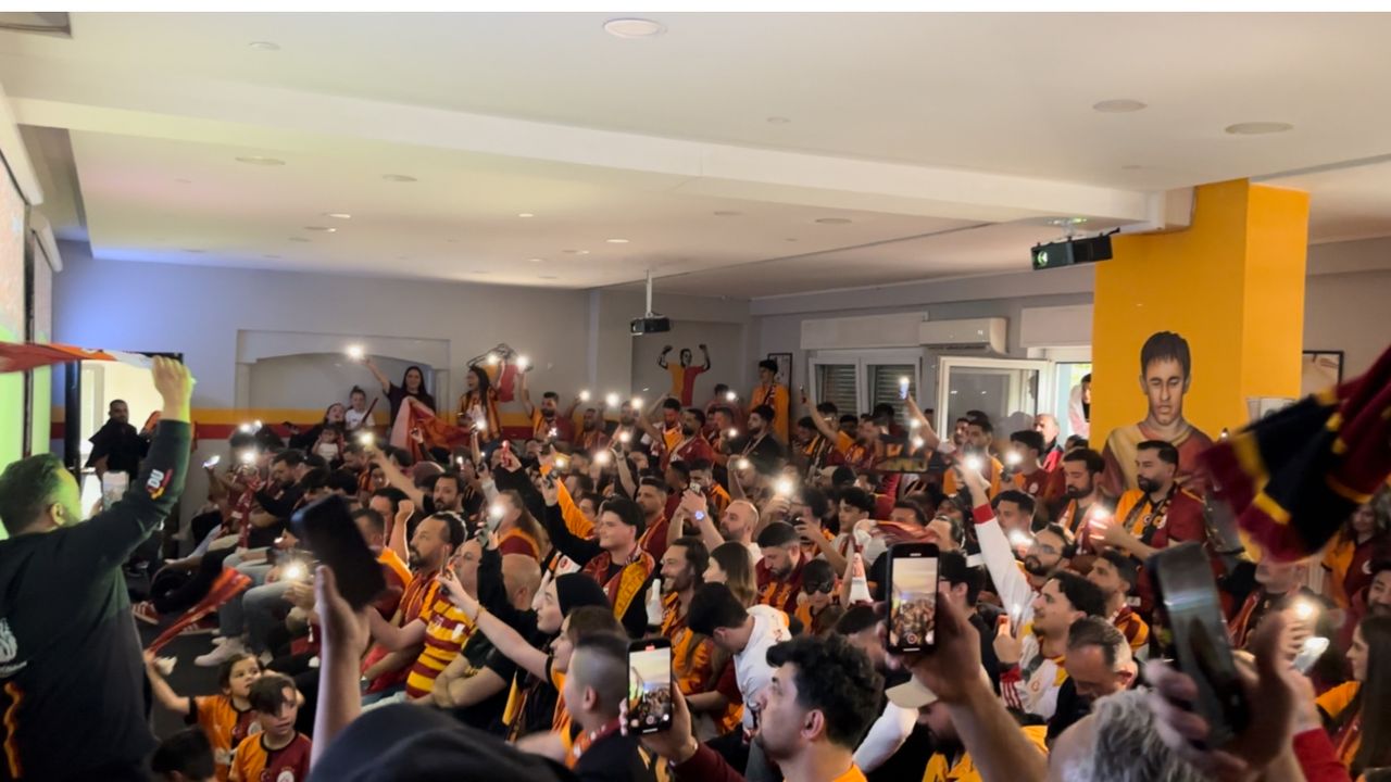 Galatasaray’ın 25. şampiyonluğu Duisburg’da coşkuyla kutlandı görseli