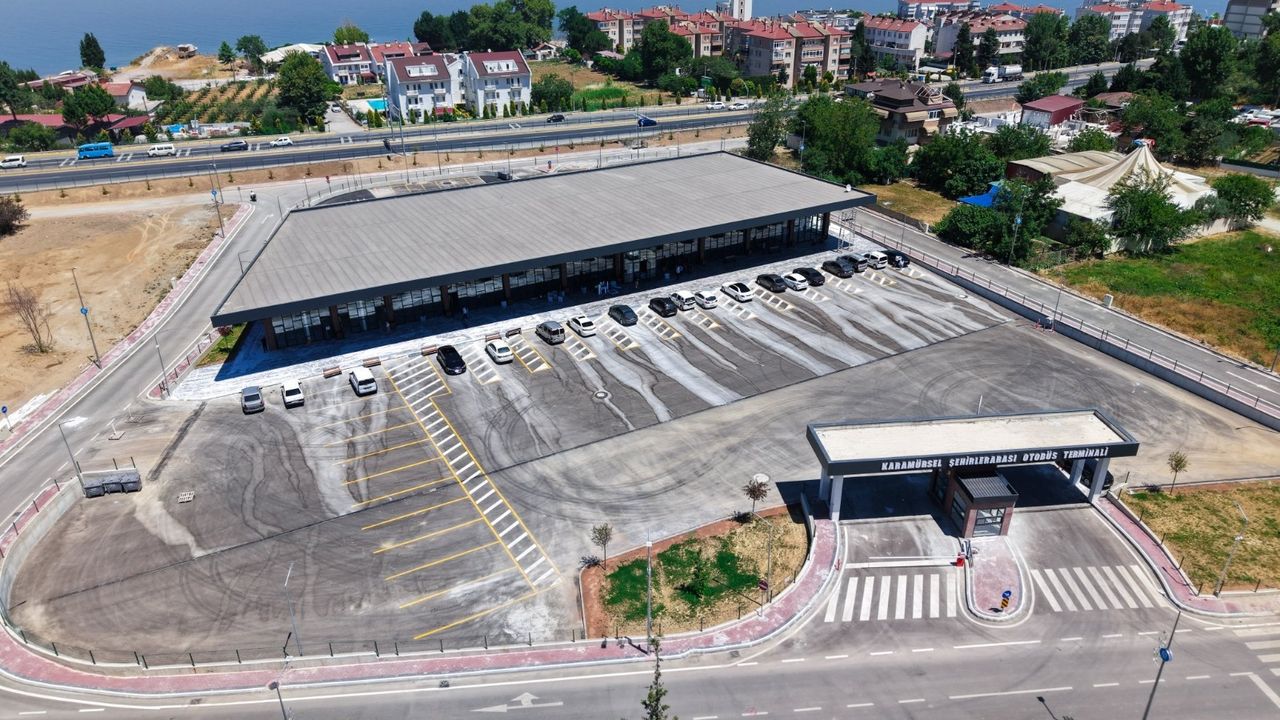 Başkan Büyükakın, Karamürsel ve Gölcük otogarlarının eski ve yeni halini paylaştı görseli
