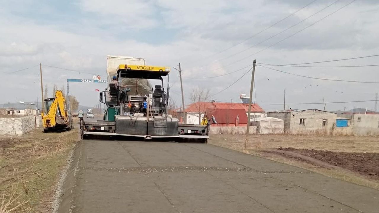 Kars Merkez Dikme Köyü’nde Beton Yol Projesi başladı görseli
