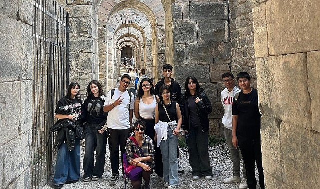 Pergamon Antik Kenti’nde dil becerilerini geliştirdiler görseli