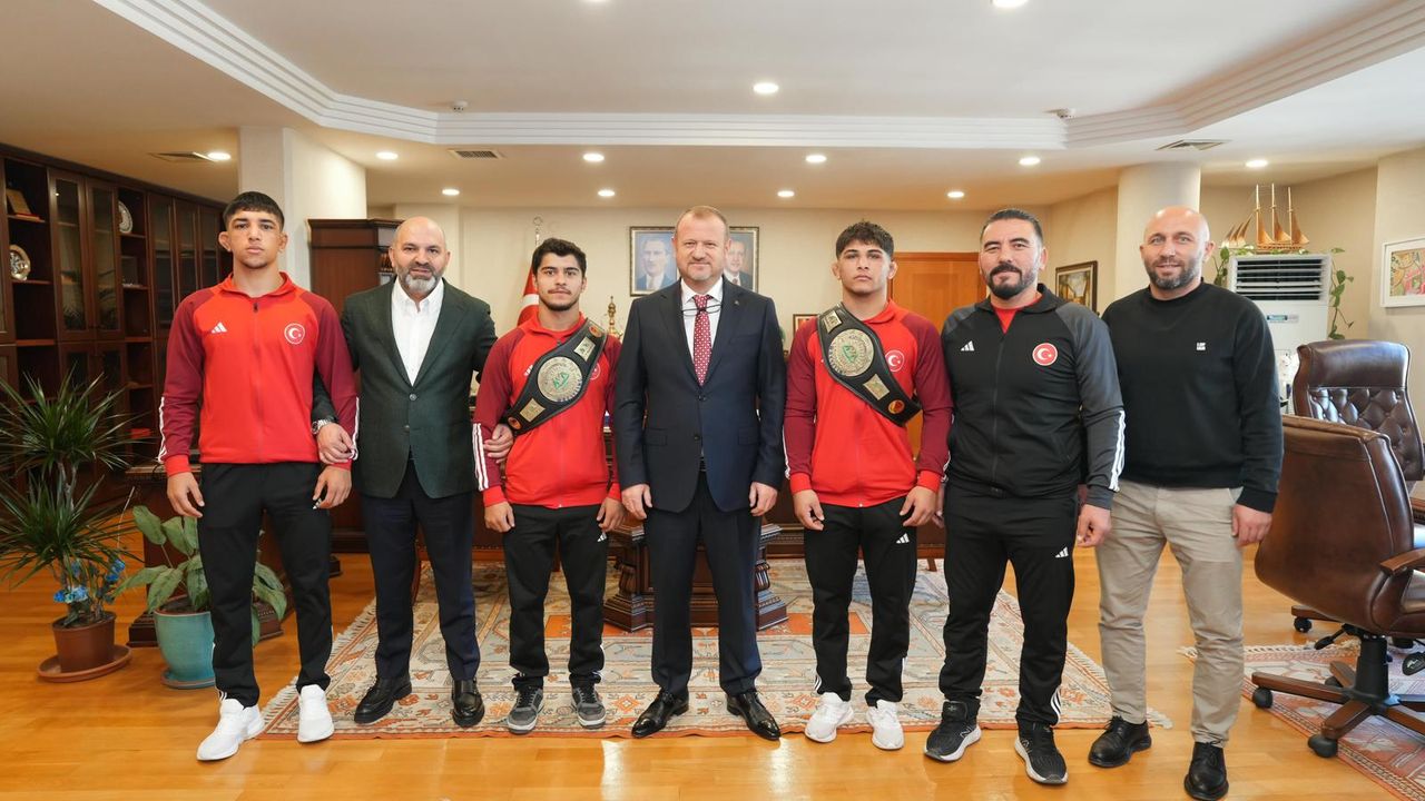 Dünya şampiyonu güreşçilerden RTÜK’e ziyaret görseli