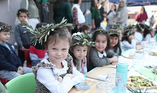 Şakran’da 6. Geleneksel Zeytin Kırma Şenliği Düzenlendi görseli