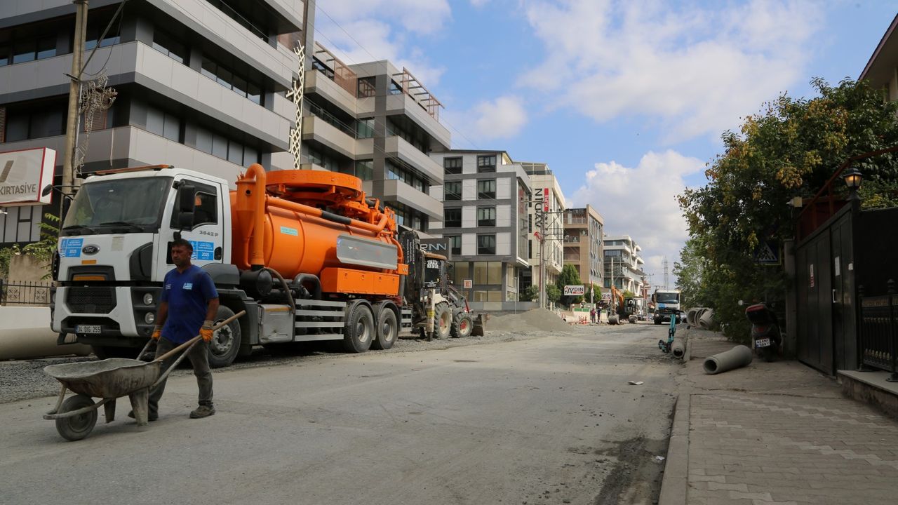 İSU, yaz döneminde Yahyakaptan’da altyapı seferberliği başlattı; Büyükşehir’den Yahyakaptan için kalıcı çözüm görseli
