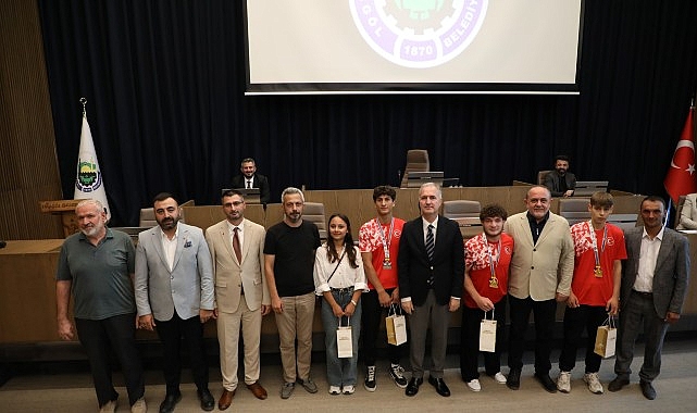 İnegöl’ün Başarılı Gençleri Mecliste Onure Edildi görseli