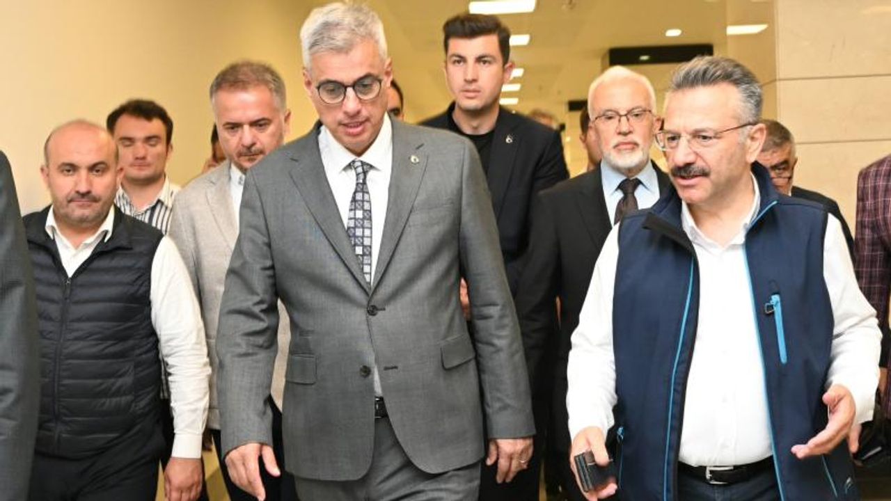 Bakan Memişoğlu’ndan yaralı orman işçisine hastane ziyareti görseli