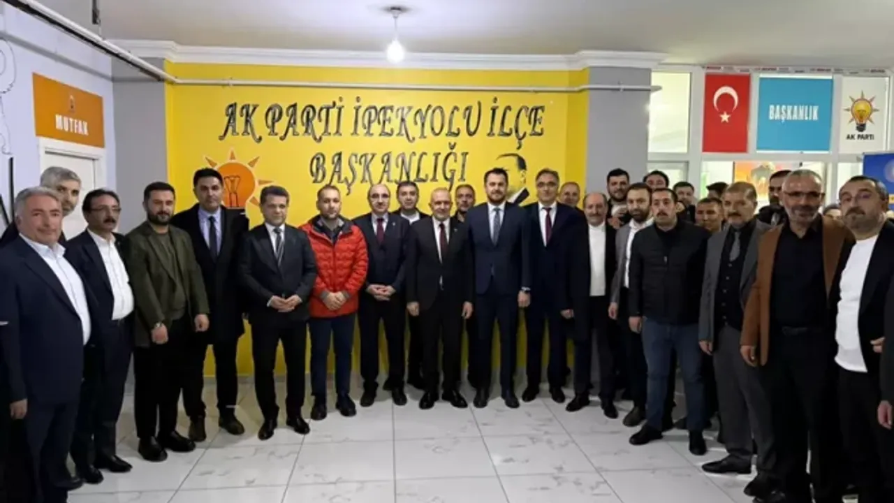 AK Parti İpekyolu İlçe Başkanlığı'nın yeni binasının açılışı törenle yapıldı görseli