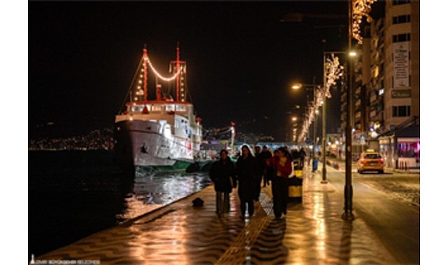 İzmir yeni yıla güvenle giriyor görseli