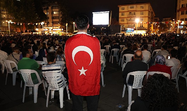 Kent Meydanı, 12 Dev Adam'ın final heyecanına sahne oldu görseli