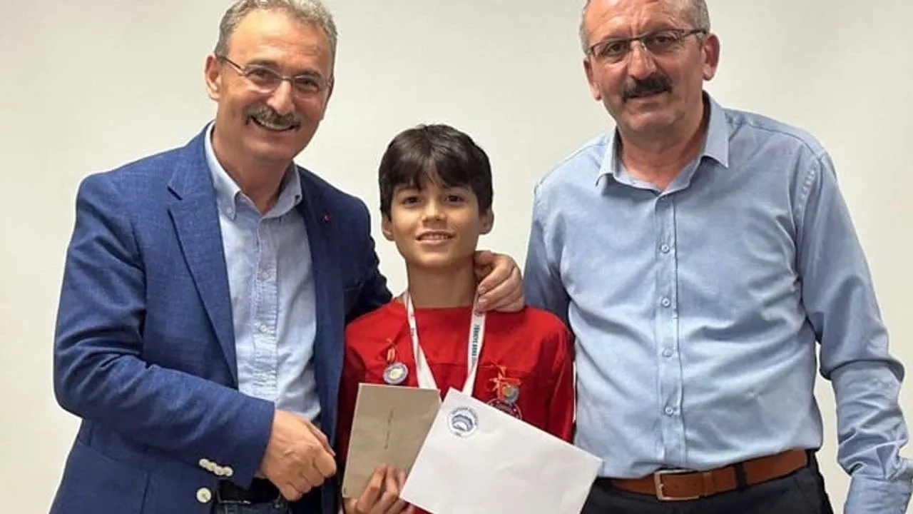 Minik şampiyon için onur programı görseli