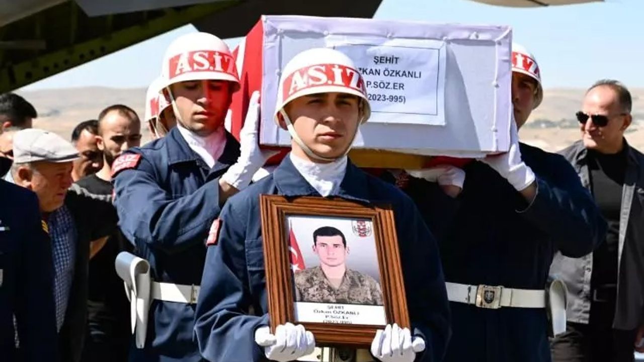 Sözleşmeli Er Özkanlı için Aksaray'da tören görseli