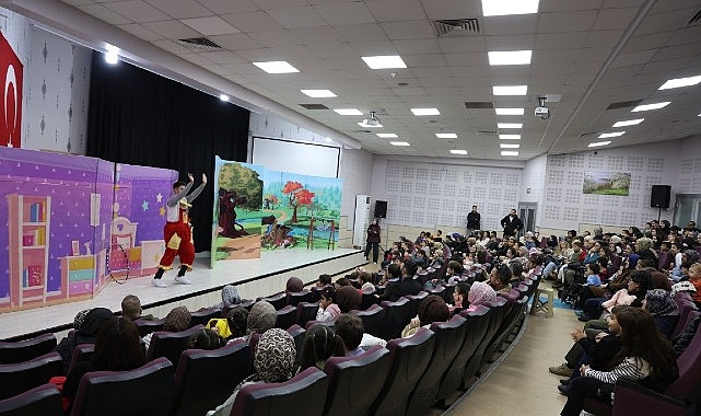 Kartepe’de Neşe ve Cesaret Dolu Tiyatro görseli