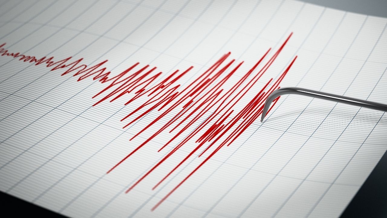 Balıkesir’de 5 büyüklüğünde deprem: Artçı sarsıntılar devam ediyor! görseli