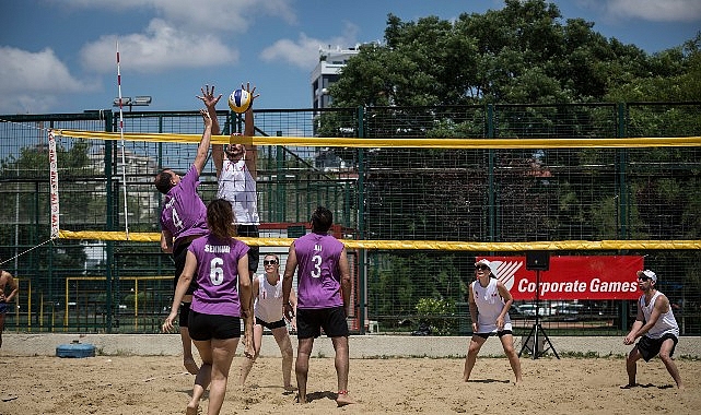 Kadıköy Belediyesi Kalamış Spor Merkezi, plaj voleybolunun yıldızlarını ağırlıyor görseli