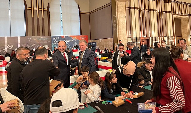 Başkan Altay “Külliye’de Ramazan” Etkinliklerinde Yer Alan Konya Bilim Merkezi Etkinlik Alanında Çocuklarla Buluştu görseli