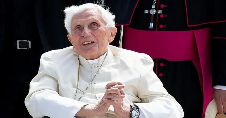 Papa'nın Ölümü Gizleniyor mu? Papa Öldü mü? Papa'nın Sağlık Durumu Hakkında Yeni Açıklama görseli