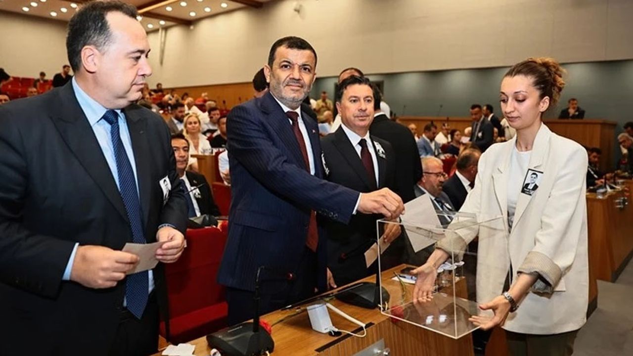 Ege Belediyeler Birliği'nin yeni Başkanı Bülent Nuri Çavuşoğlu görseli
