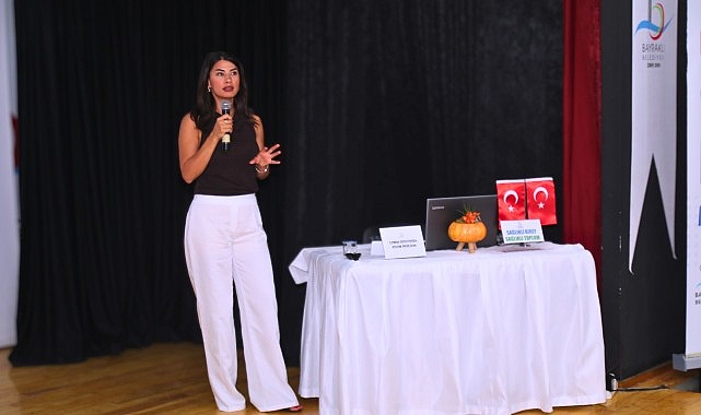 Bayraklı'da sağlıklı ve dengeli beslenme semineri görseli