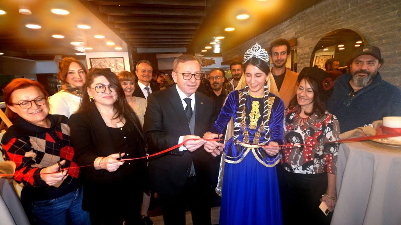 V. Uluslararası Sanat Çalıştayı Resim Sergisi Sarıkamış’ta açıldı görseli