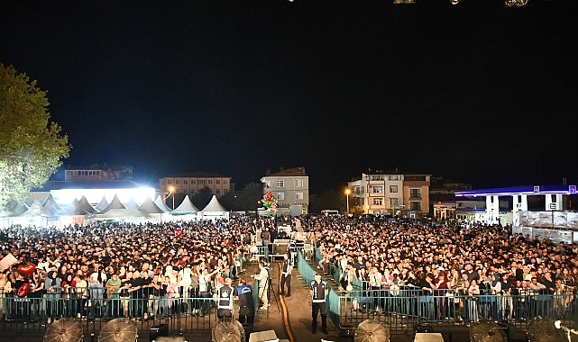 Malkara Kömür ve Süt Ürünleri Festivali Derya Uluğ ile Zirve Yaptı görseli