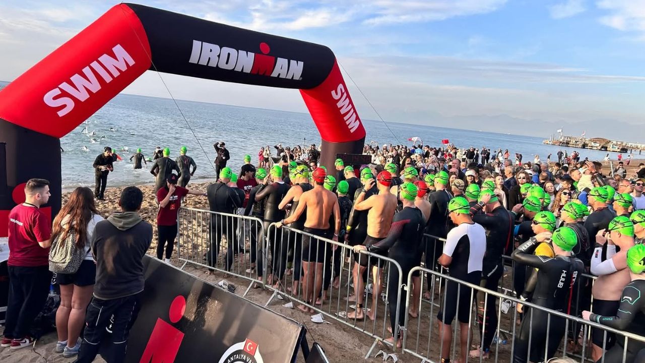 IRONMAN 70.3 Türkiye triatlonu Antalya'da başladı görseli