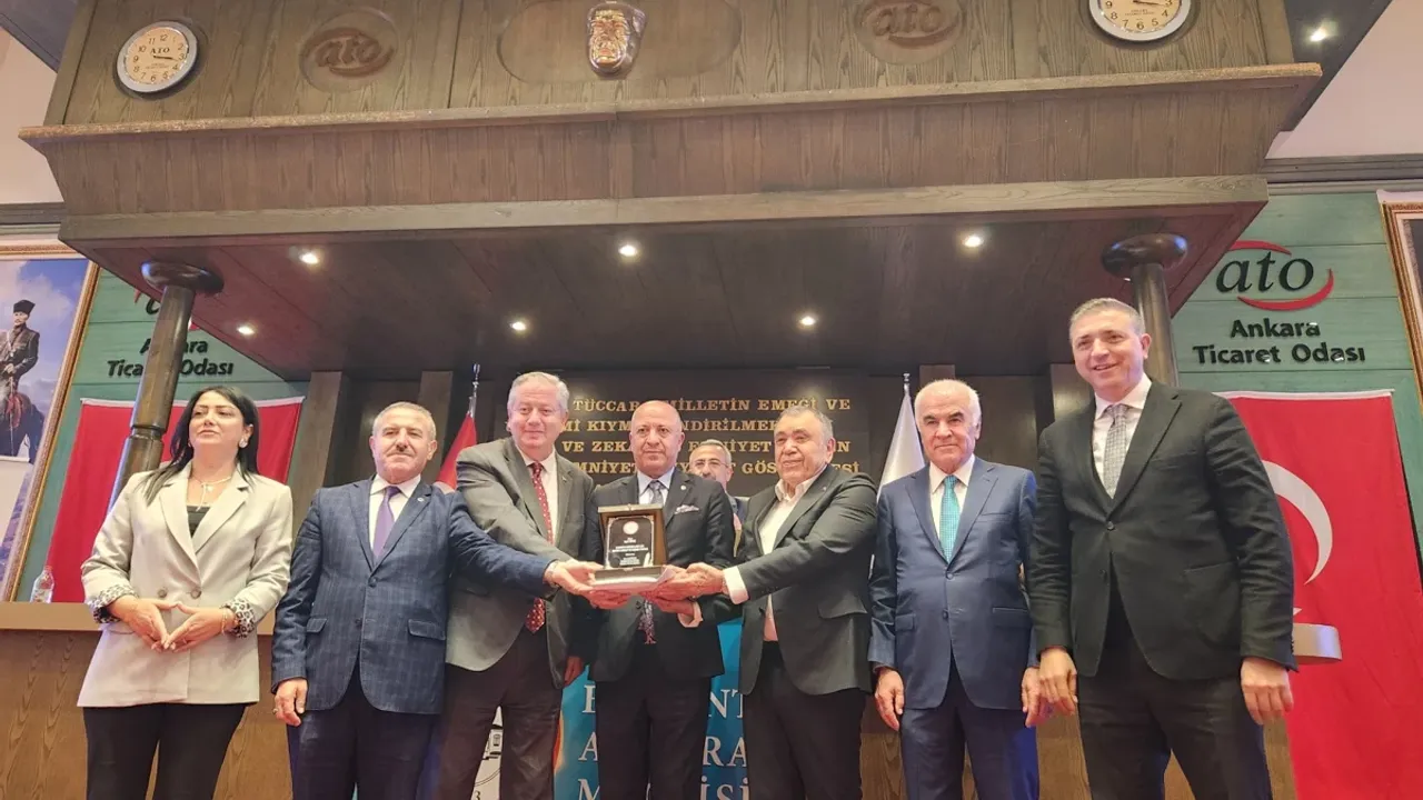Başkent Ankara Meclisi Genel Kurulu’nda üstün hizmet ve başarı ödülleri verildi görseli