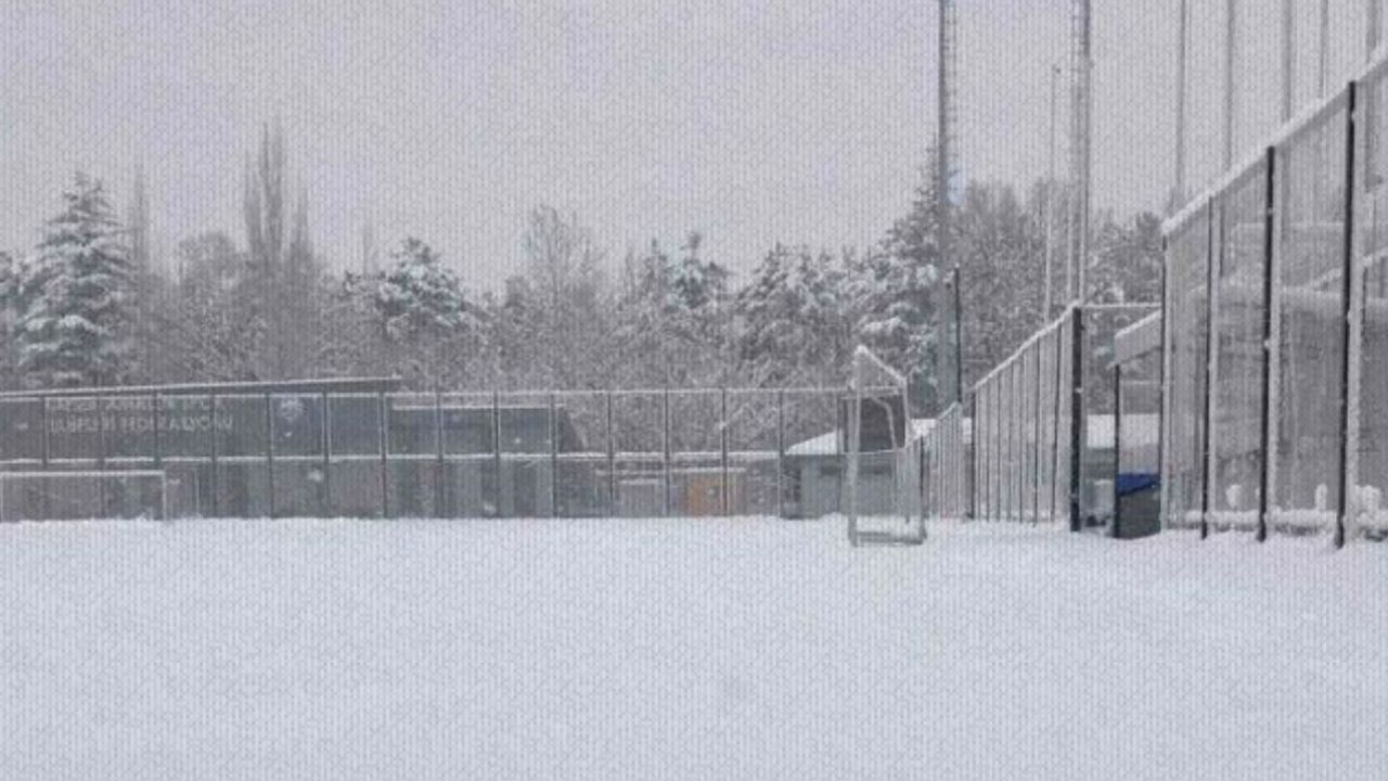 Isparta’da Futbola kar engeli görseli