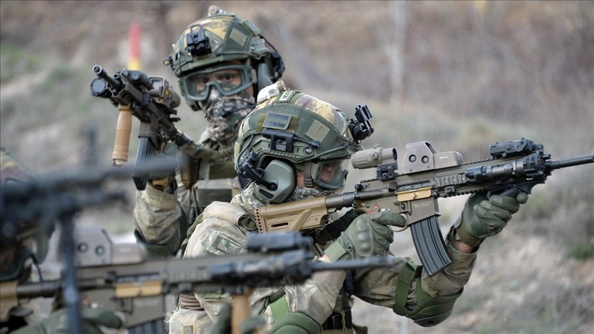PKK/YPG'ye Ağır Darbe: 21 Terörist Öldürüldü görseli