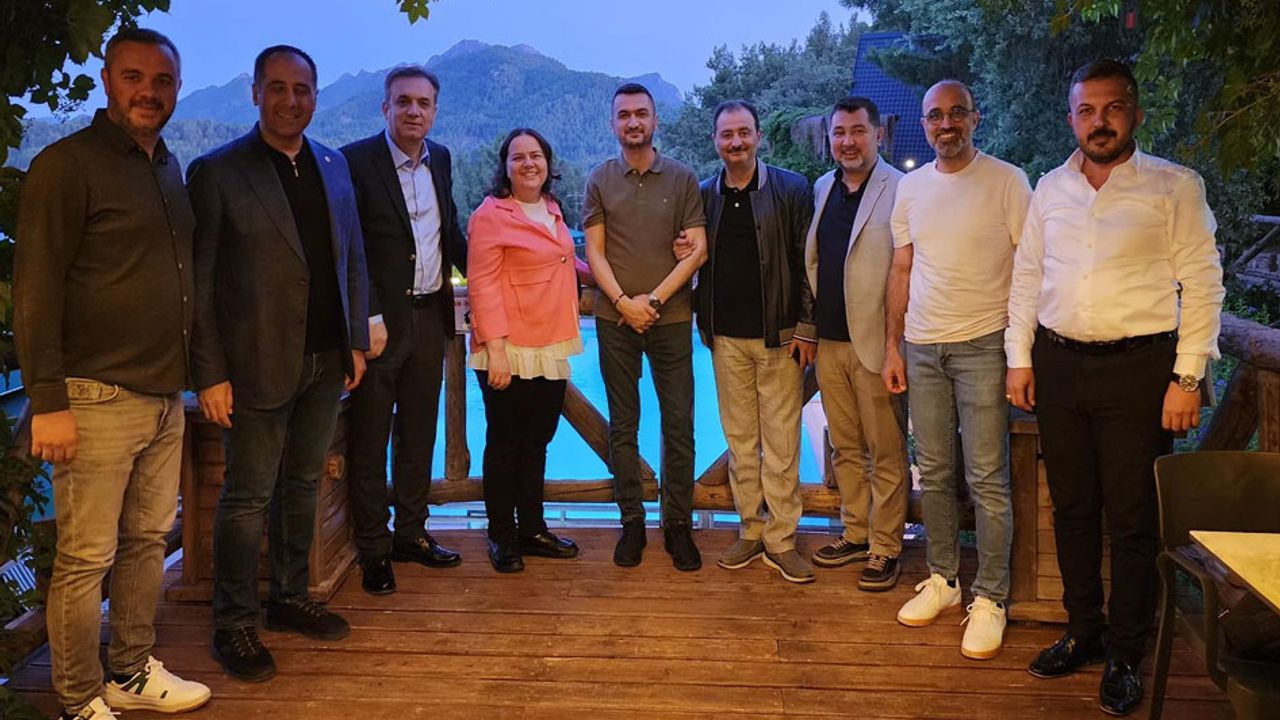 Bucak, AK Parti vekillerini ağırladı görseli