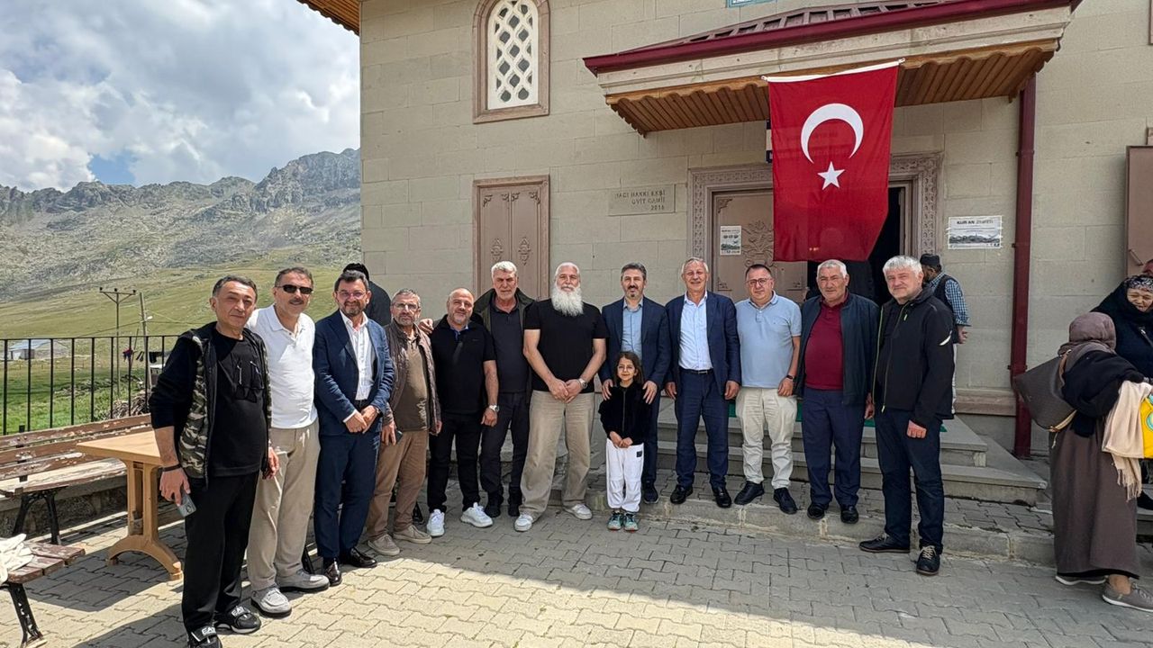 Ovit Hacı Hakkı Ekşi Camii’nde Kur’an ziyafeti görseli