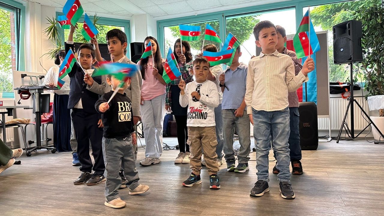 Münster’de Azerbaycan Cumhuriyeti’nin Bağımsızlık Günü gururla kutlandı görseli