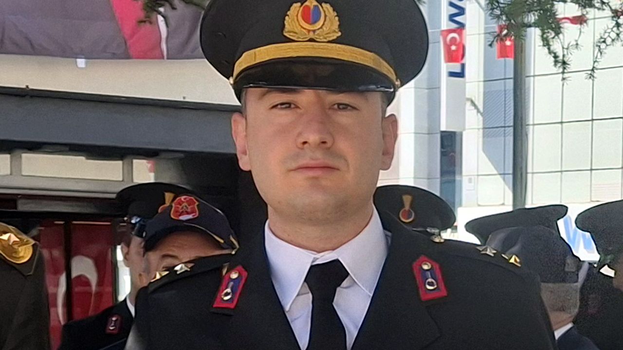 Beypazarı Karakol Komutanı Furkan Uzuner, Üsteğmenliğe terfi etti görseli