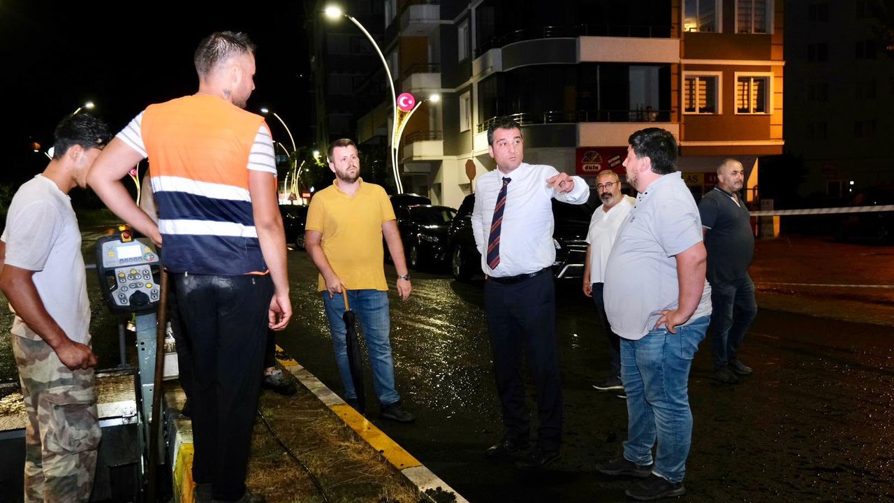 Fuat Köse asfalt çalışmalarını yerinde izledi görseli