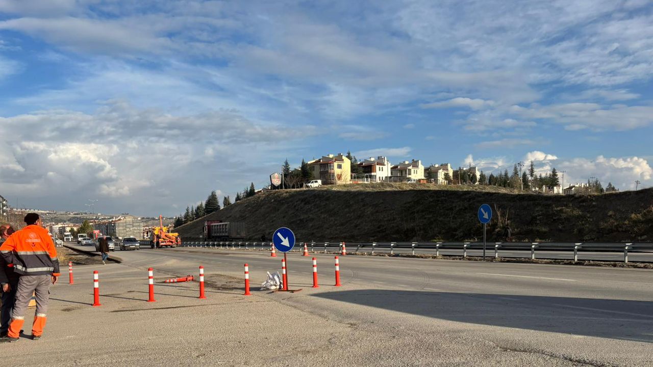 Asfalt atılması tamamlanan yol, ulaşıma açıldı: görseli