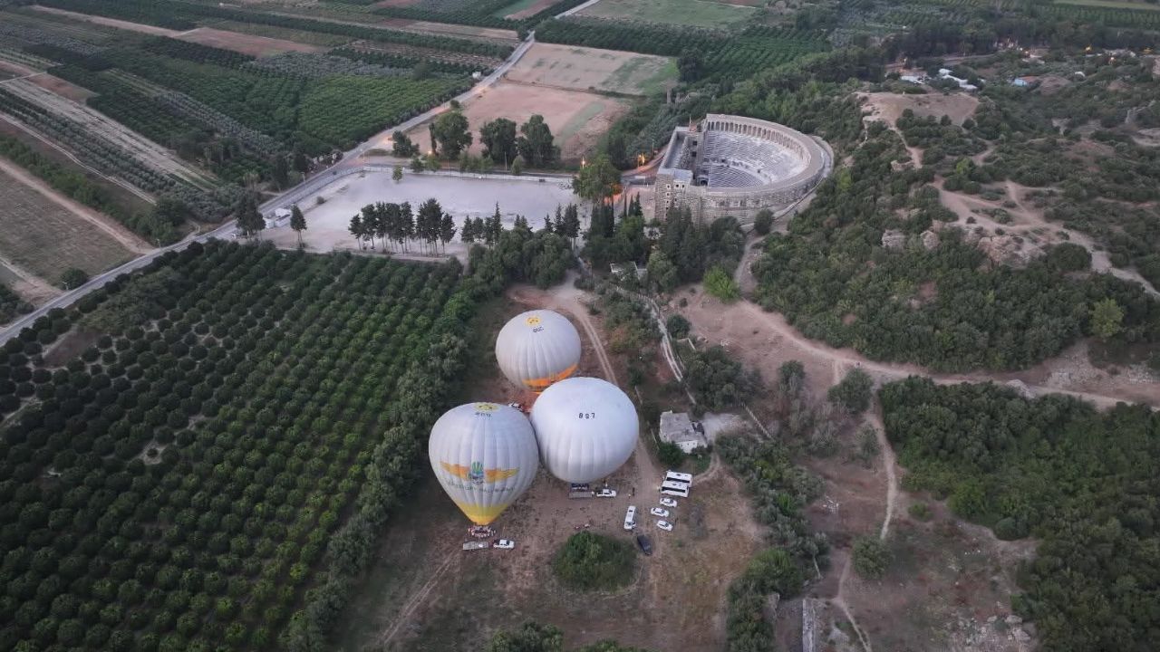 Antalya semalarında süzülen "balonlar" turizme çeşitlilik sunuyor görseli