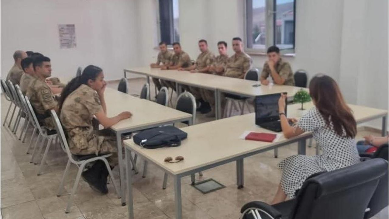 Digor’da kolluk birimlerine 6284 sayılı kanun kapsamında bilgilendirme yapıldı görseli