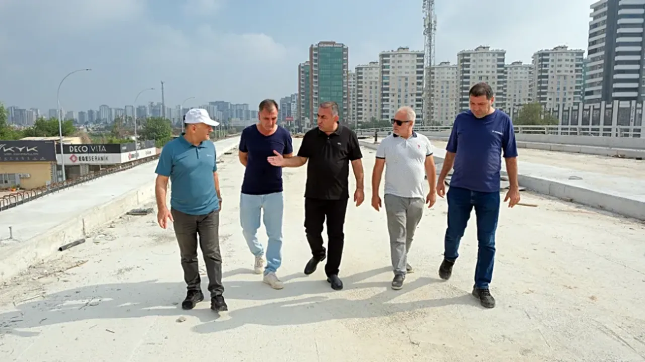 Başkan Geçer, otoban bağlantısı köprülü kavşağı çalışmalarını denetledi görseli