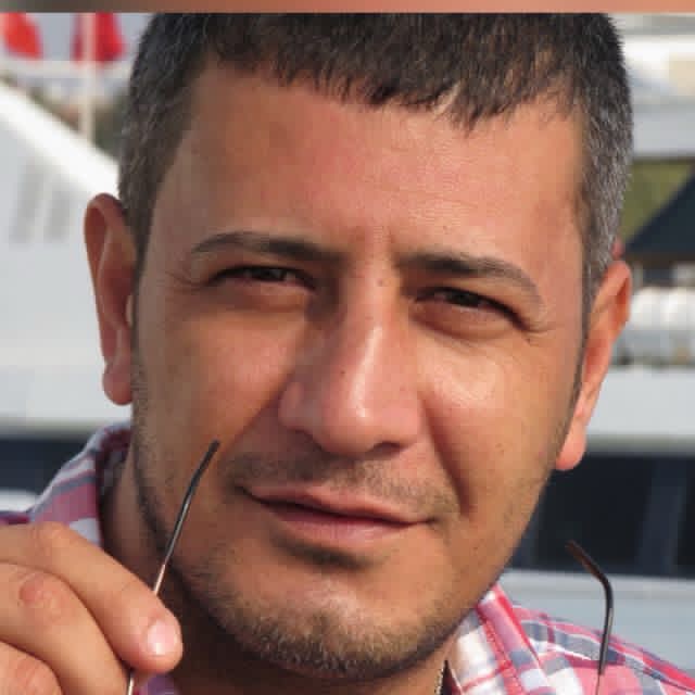 Kalabalıklar İçinde Yalnızlık: Modern Hayatta Kaybolan Komşuluk görseli