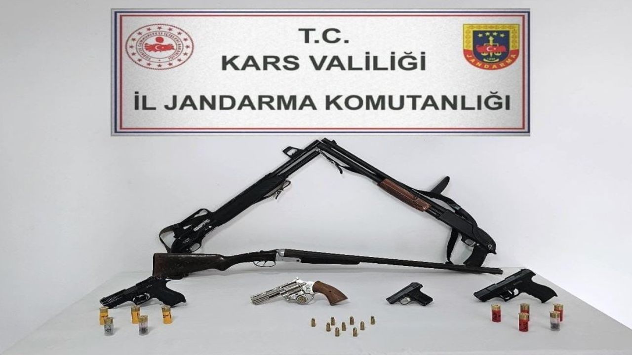 Kars’ta eş zamanlı silah operasyonu gerçekleştirildi görseli