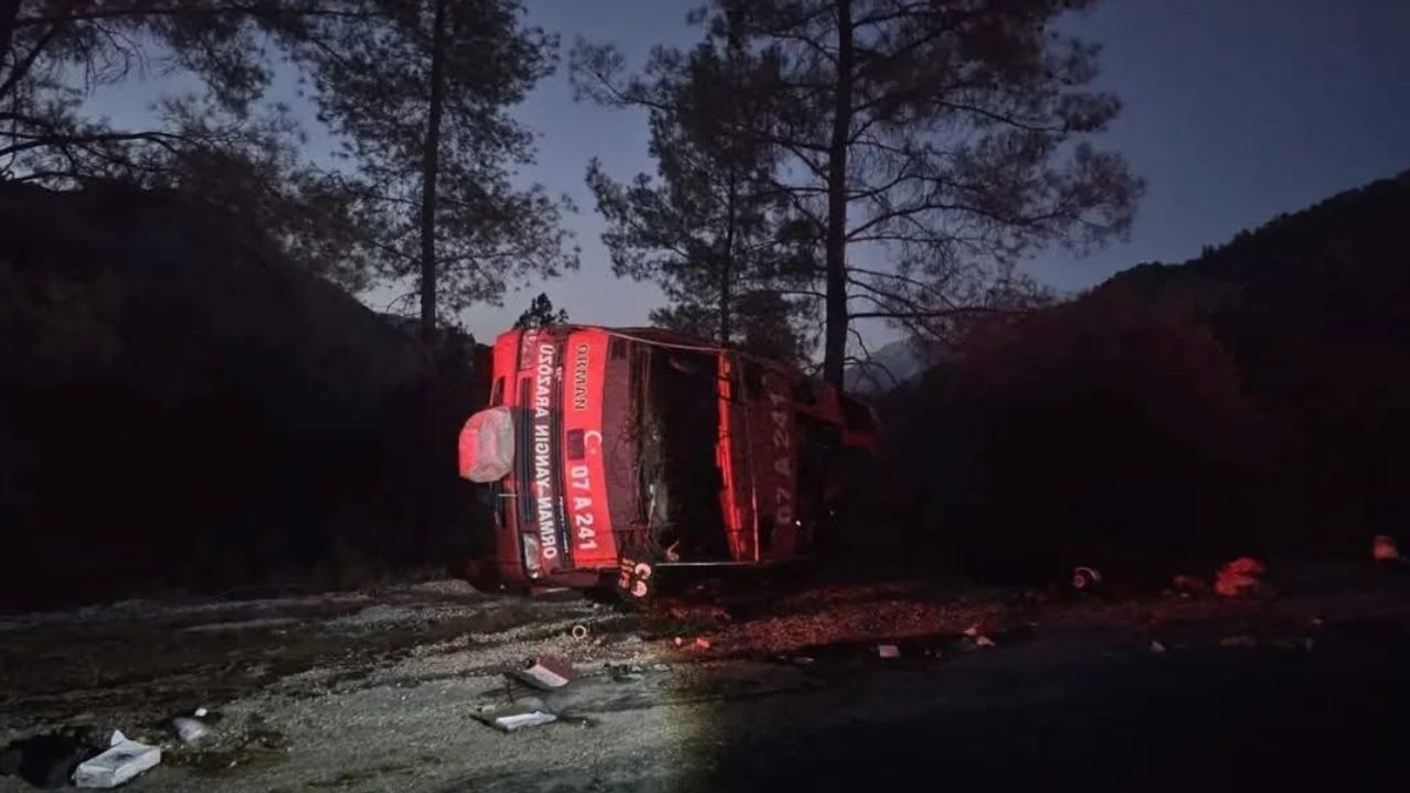 Serik Orman İşletme Müdürlüğü'ne bağlı arazöz kaza yaptı: 2 personel yaralı görseli