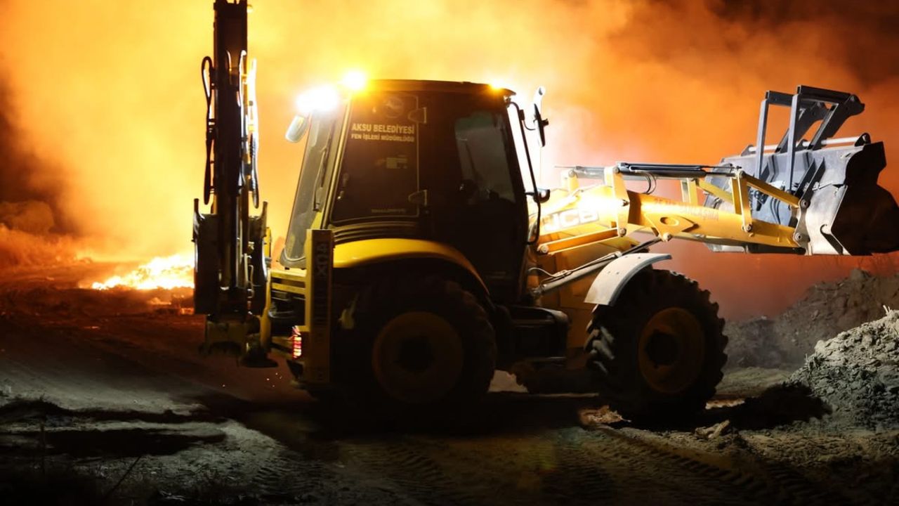 Alanya’da orman yangını büyük ölçüde kontrol altına alındı görseli