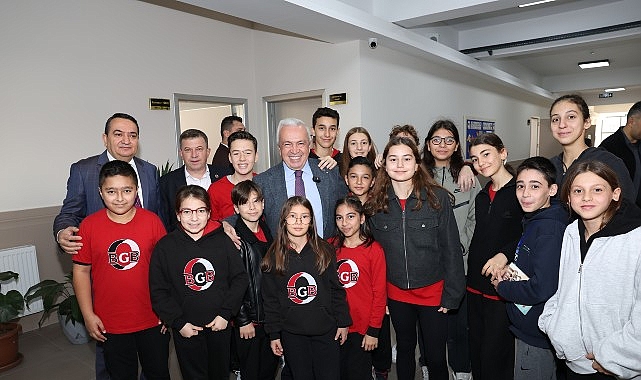 Başkan Şadi Özdemir: “Geleceği kuran öğretmenlerdir” görseli