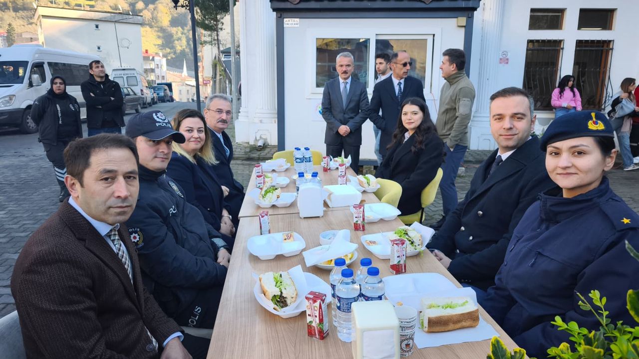 ŞMYO ‘’Hamsi Şenliği’’ Coşkuyla Gerçekleşti görseli